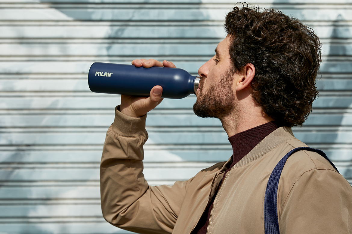 Botella para mantener el agua fría